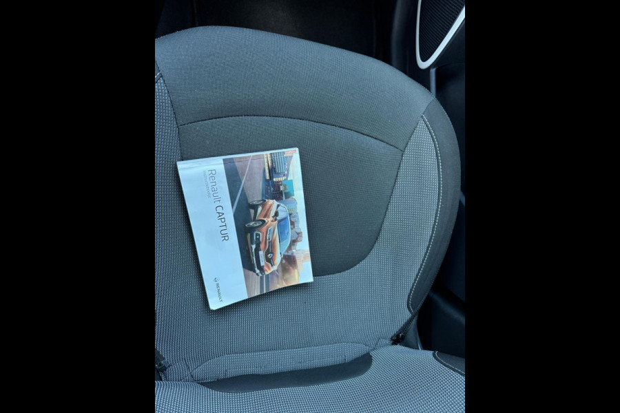 Renault Captur TCe 90 Life / Navi / LM velgen / Parkeersensoren Renault Captur TCe 90 Life / Navi / LM velgen / Parkeersensoren