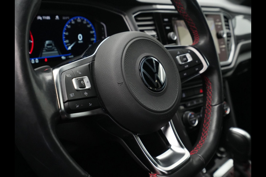 Volkswagen T-Roc 1.5 TSI 150pk DSG R-Line Business Navigatie Carplay Camera 19" velgen Trekhaak Keyless 173