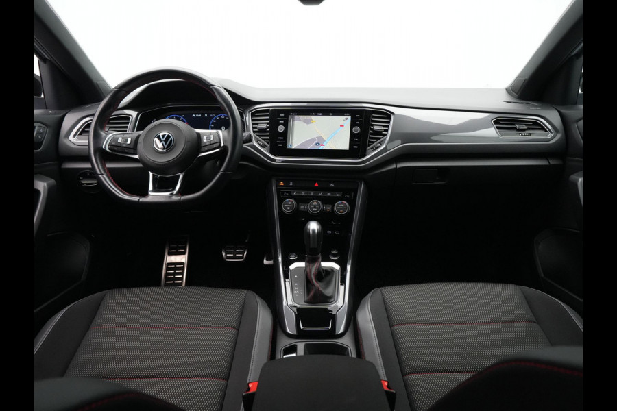 Volkswagen T-Roc 1.5 TSI 150pk DSG R-Line Business Navigatie Carplay Camera 19" velgen Trekhaak Keyless 173
