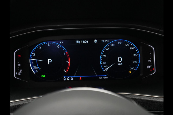 Volkswagen T-Roc 1.5 TSI 150pk DSG R-Line Business Navigatie Carplay Camera 19" velgen Trekhaak Keyless 173