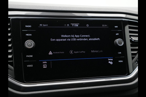 Volkswagen T-Roc 1.5 TSI 150pk DSG R-Line Business Navigatie Carplay Camera 19" velgen Trekhaak Keyless 173