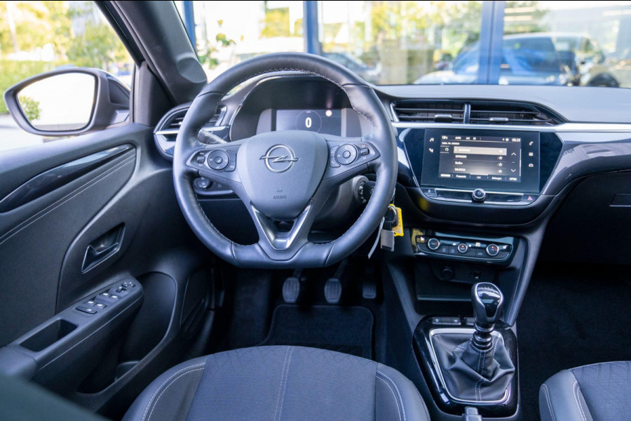 Opel Corsa 1.2 Level 4 | Prijs rijklaar incl. 12 mnd garantie | Glazen dak Stoel/stuurverwarming Carplay Lmv 17"