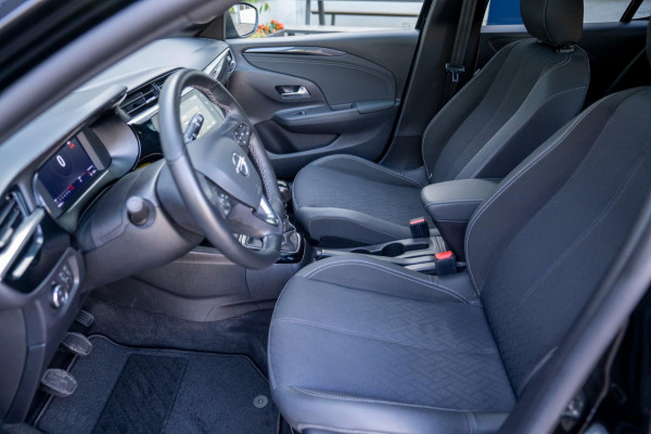 Opel Corsa 1.2 Level 4 | Prijs rijklaar incl. 12 mnd garantie | Glazen dak Stoel/stuurverwarming Carplay Lmv 17"