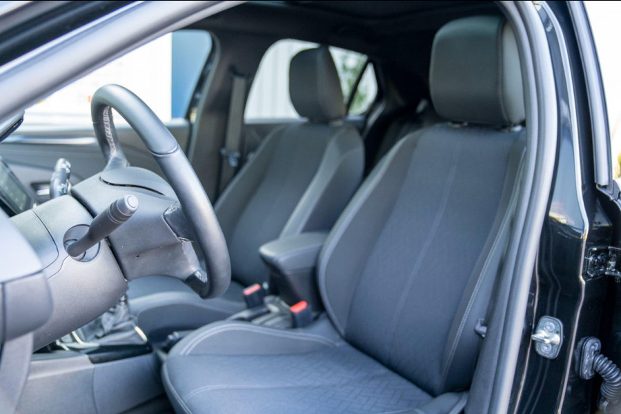 Opel Corsa 1.2 Level 4 | Prijs rijklaar incl. 12 mnd garantie | Glazen dak Stoel/stuurverwarming Carplay Lmv 17"