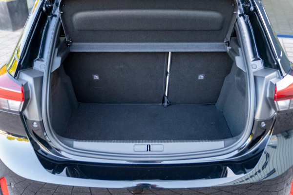 Opel Corsa 1.2 Level 4 | Prijs rijklaar incl. 12 mnd garantie | Glazen dak Stoel/stuurverwarming Carplay Lmv 17"