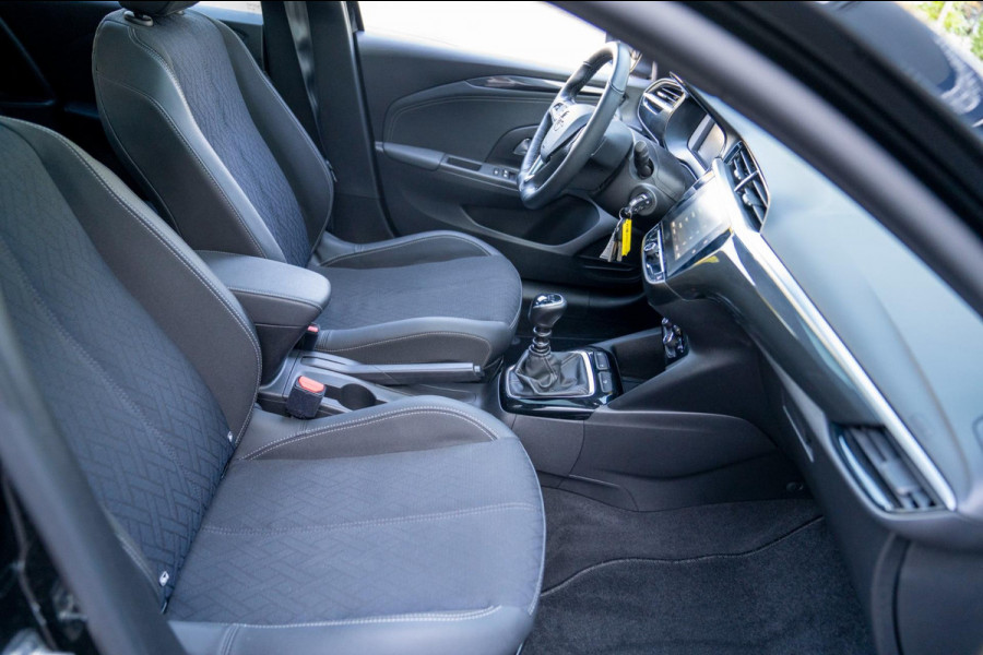Opel Corsa 1.2 Level 4 | Prijs rijklaar incl. 12 mnd garantie | Glazen dak Stoel/stuurverwarming Carplay Lmv 17"