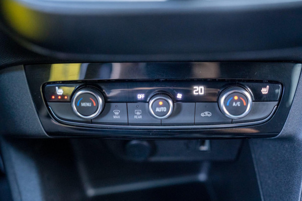 Opel Corsa 1.2 Level 4 | Prijs rijklaar incl. 12 mnd garantie | Glazen dak Stoel/stuurverwarming Carplay Lmv 17"