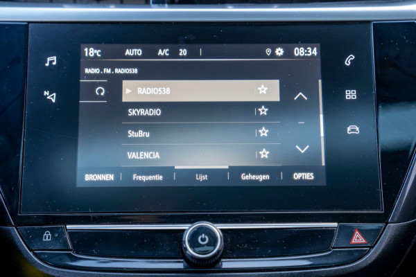Opel Corsa 1.2 Level 4 | Prijs rijklaar incl. 12 mnd garantie | Glazen dak Stoel/stuurverwarming Carplay Lmv 17"