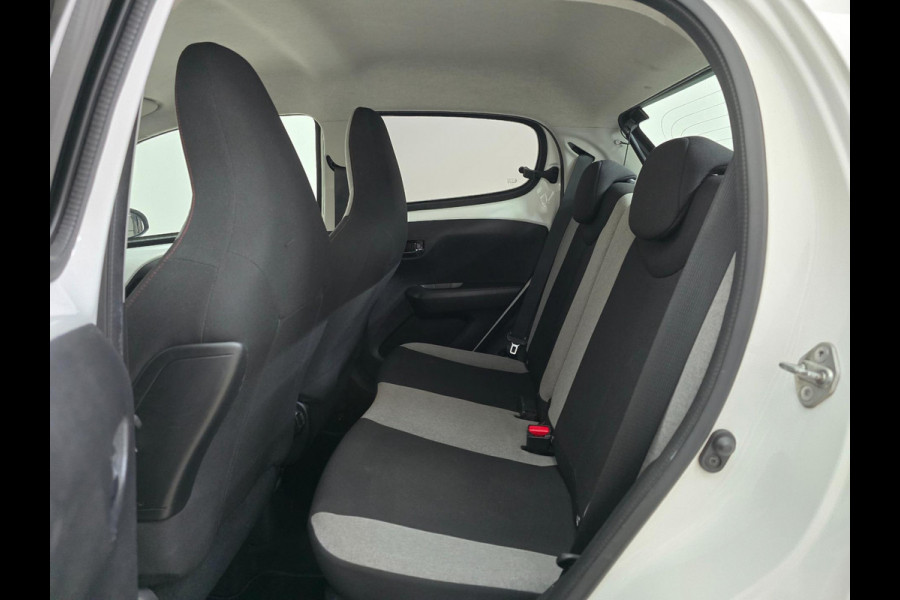 Citroën C1 Occasion 1.0 VTi Shine | Leuke uitvoering! | Tweedehands Citroen C1 in wit met parkeercamera | Bluetooth | Airco | Vol