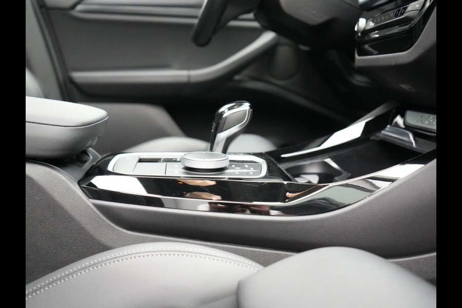 BMW X3 xDrive30e LCI FACELIFT MODEL Plug In Hybrid 293pk Dealer O.H PHEV | Trekhaak af Fabriek | Panodak | Laser LED | 360 Camera | Head Up | Lederen Sportstoelen Memory | Keyless | Apple Carplay |