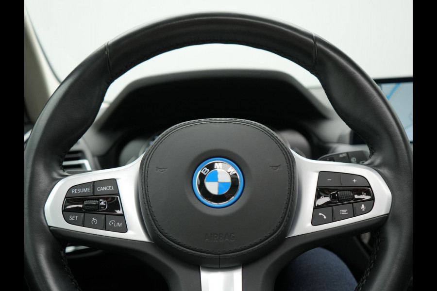 BMW X3 xDrive30e LCI FACELIFT MODEL Plug In Hybrid 293pk Dealer O.H PHEV | Trekhaak af Fabriek | Panodak | Laser LED | 360 Camera | Head Up | Lederen Sportstoelen Memory | Keyless | Apple Carplay |