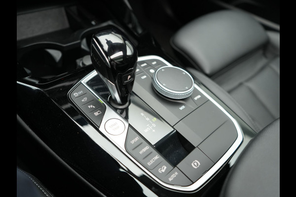 BMW X3 xDrive30e LCI FACELIFT MODEL Plug In Hybrid 293pk Dealer O.H PHEV | Trekhaak af Fabriek | Panodak | Laser LED | 360 Camera | Head Up | Lederen Sportstoelen Memory | Keyless | Apple Carplay |