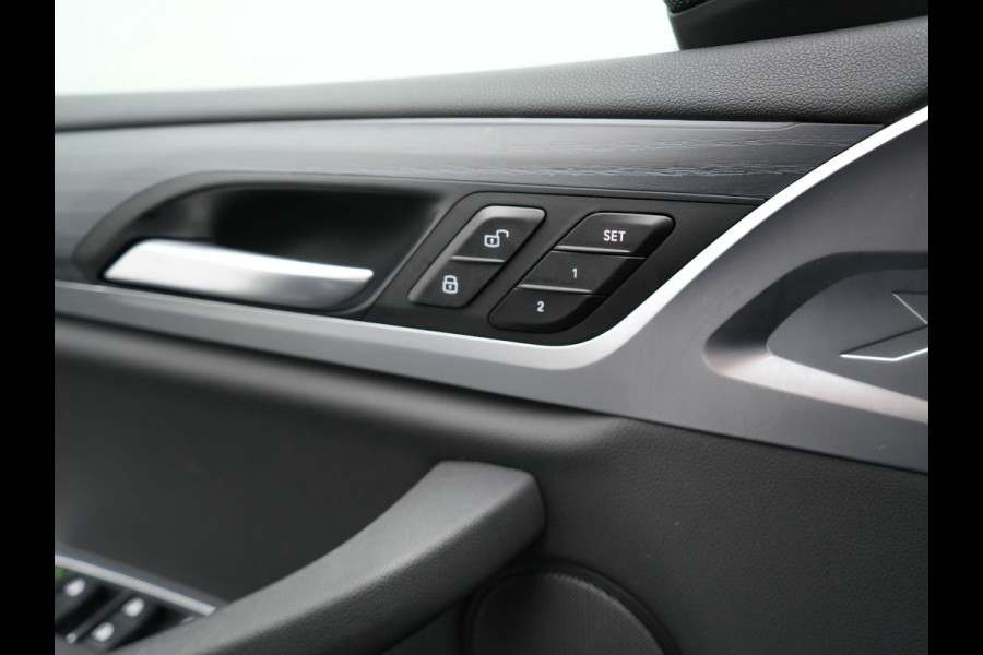 BMW X3 xDrive30e LCI FACELIFT MODEL Plug In Hybrid 293pk Dealer O.H PHEV | Trekhaak af Fabriek | Panodak | Laser LED | 360 Camera | Head Up | Lederen Sportstoelen Memory | Keyless | Apple Carplay |