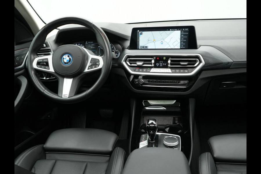 BMW X3 xDrive30e LCI FACELIFT MODEL Plug In Hybrid 293pk Dealer O.H PHEV | Trekhaak af Fabriek | Panodak | Laser LED | 360 Camera | Head Up | Lederen Sportstoelen Memory | Keyless | Apple Carplay |
