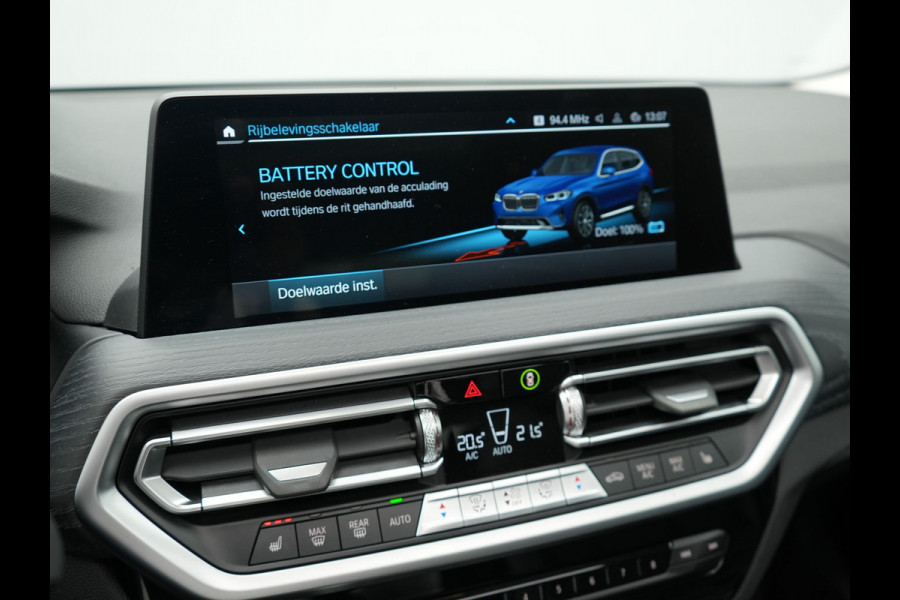 BMW X3 xDrive30e LCI FACELIFT MODEL Plug In Hybrid 293pk Dealer O.H PHEV | Trekhaak af Fabriek | Panodak | Laser LED | 360 Camera | Head Up | Lederen Sportstoelen Memory | Keyless | Apple Carplay |