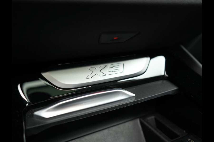 BMW X3 xDrive30e LCI FACELIFT MODEL Plug In Hybrid 293pk Dealer O.H PHEV | Trekhaak af Fabriek | Panodak | Laser LED | 360 Camera | Head Up | Lederen Sportstoelen Memory | Keyless | Apple Carplay |