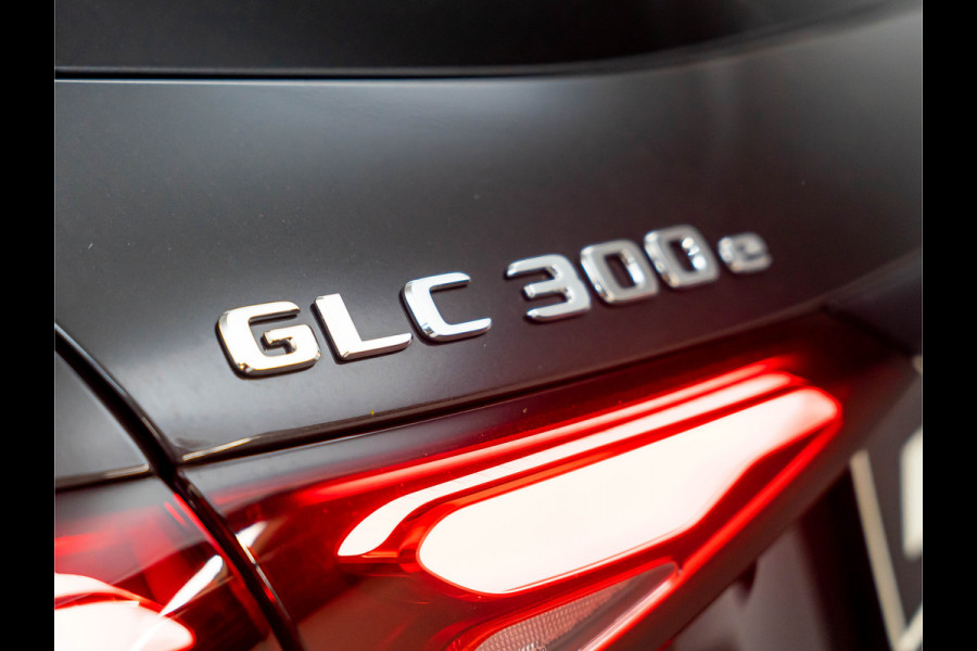 Mercedes-Benz GLC GLC 300e 4MATIC AMG Line | Luchtvering | Achteras sturing
