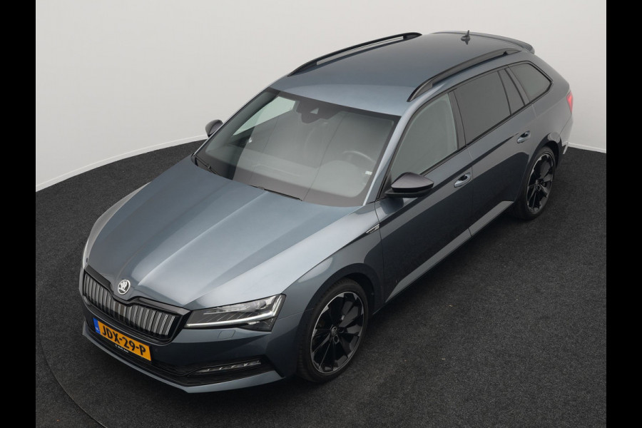 Škoda Superb Combi 1.4 TSI iV Sportline Plug In Hybrid 218pk Dealer O.H PHEV | Adaptive Cruise | 360 Camera | Alcantara Sportstoelen Memory | Canton Audio | 19"L.M | Virtual | Keyless |