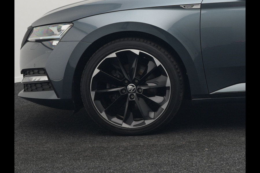 Škoda Superb Combi 1.4 TSI iV Sportline Plug In Hybrid 218pk Dealer O.H PHEV | Adaptive Cruise | 360 Camera | Alcantara Sportstoelen Memory | Canton Audio | 19"L.M | Virtual | Keyless |