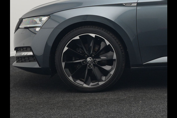 Škoda Superb Combi 1.4 TSI iV Sportline Plug In Hybrid 218pk Dealer O.H PHEV | Adaptive Cruise | 360 Camera | Alcantara Sportstoelen Memory | Canton Audio | 19"L.M | Virtual | Keyless |