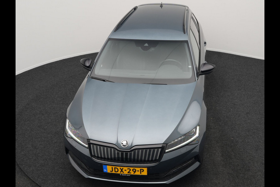 Škoda Superb Combi 1.4 TSI iV Sportline Plug In Hybrid 218pk Dealer O.H PHEV | Adaptive Cruise | 360 Camera | Alcantara Sportstoelen Memory | Canton Audio | 19"L.M | Virtual | Keyless |