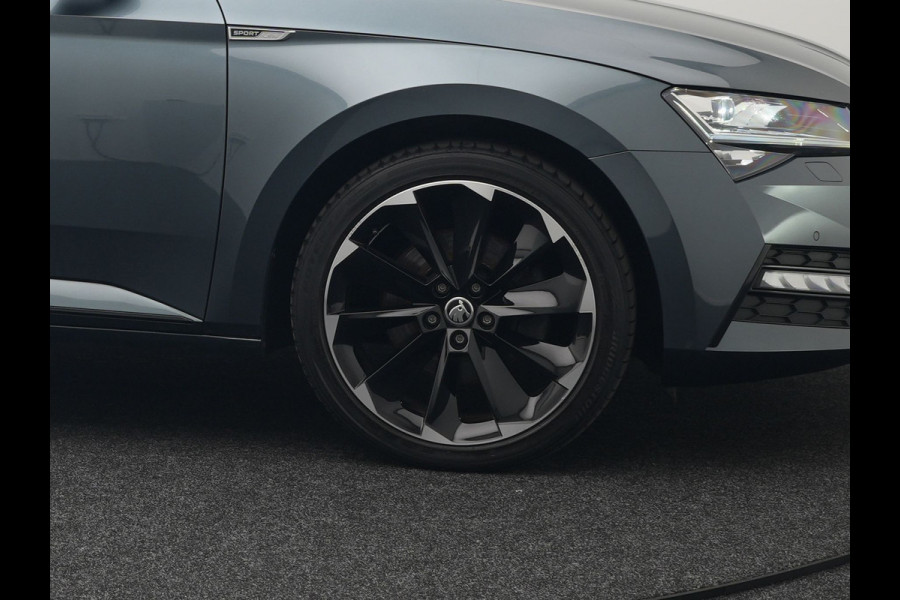 Škoda Superb Combi 1.4 TSI iV Sportline Plug In Hybrid 218pk Dealer O.H PHEV | Adaptive Cruise | 360 Camera | Alcantara Sportstoelen Memory | Canton Audio | 19"L.M | Virtual | Keyless |