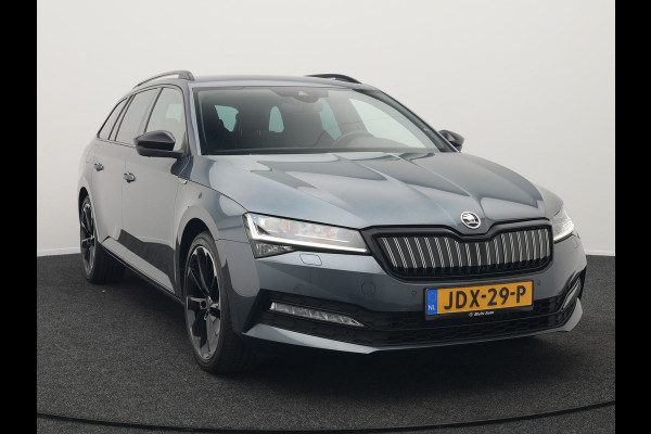 Škoda Superb Combi 1.4 TSI iV Sportline Plug In Hybrid 218pk Dealer O.H PHEV | Adaptive Cruise | 360 Camera | Alcantara Sportstoelen Memory | Canton Audio | 19"L.M | Virtual | Keyless |
