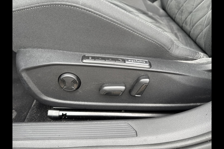 Volkswagen GOLF Variant 1.5 eTSI Business
