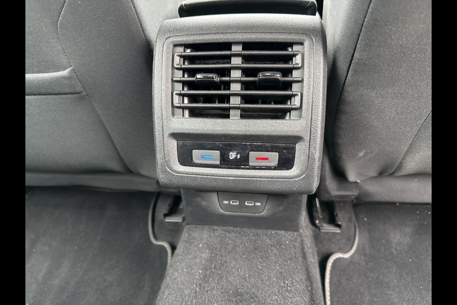 Volkswagen GOLF Variant 1.5 eTSI Business
