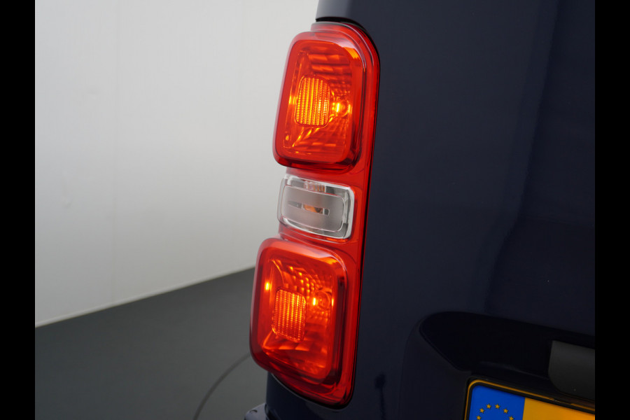 Citroën Jumpy 2.0HDI 123PK AUT-8 H1L3 120 XL 3-P Airco Cruise Control 3 persoons Schuifdeur Betonplex Lat om Lat betimmering Achterdeuren Bluetooth Euro 6 Citroën Jumpy 2.0HDI 123PK AUT-8 H1L3 120 XL 3-P Airco Cruise Control 3 persoons Schuifdeur Betonplex Lat om Lat betimmering Achterdeuren Bluetooth Euro 6