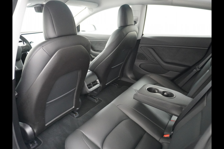 Tesla Model 3 Long Range AWD 75kWh Soh 89% Lmv 19" Navi Ecc Leder Panoramadak Adaptive Cruise Control Autopilot Elek.Stoelen+Verwarmd+Memory Premium Audio 4WD Privacy Glas Fabrieksgarantie op Accu en motor tot 24-08-2028 1e Eigenaar Origineel Nederlandse Auto