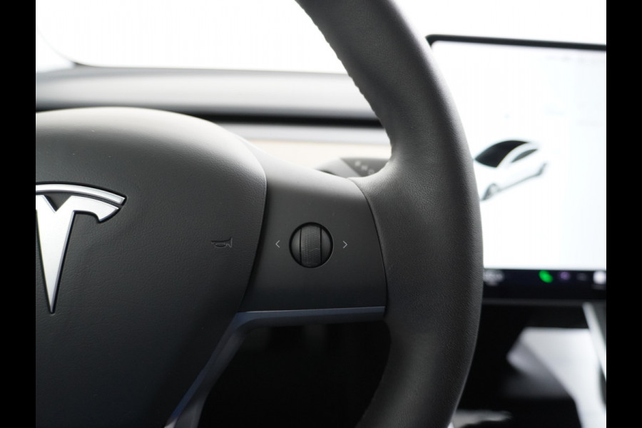 Tesla Model 3 Long Range AWD 75kWh Soh 89% Lmv 19" Navi Ecc Leder Panoramadak Adaptive Cruise Control Autopilot Elek.Stoelen+Verwarmd+Memory Premium Audio 4WD Privacy Glas Fabrieksgarantie op Accu en motor tot 24-08-2028 1e Eigenaar Origineel Nederlandse Auto