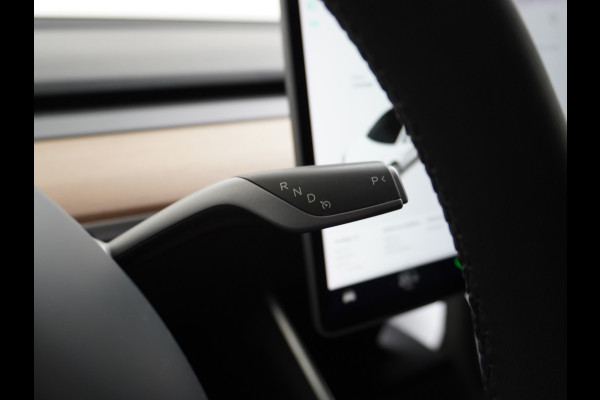 Tesla Model 3 Long Range AWD 75kWh Soh 89% Lmv 19" Navi Ecc Leder Panoramadak Adaptive Cruise Control Autopilot Elek.Stoelen+Verwarmd+Memory Premium Audio 4WD Privacy Glas Fabrieksgarantie op Accu en motor tot 24-08-2028 1e Eigenaar Origineel Nederlandse Auto