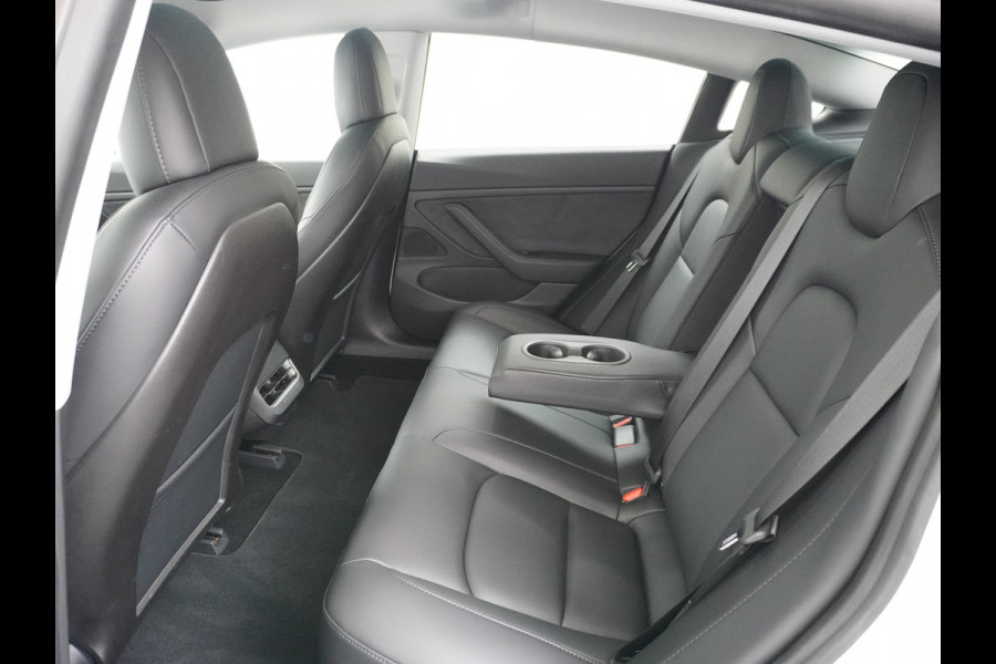 Tesla Model 3 Long Range AWD 75kWh Soh 89% Lmv 19" Navi Ecc Leder Panoramadak Adaptive Cruise Control Autopilot Elek.Stoelen+Verwarmd+Memory Premium Audio 4WD Privacy Glas Fabrieksgarantie op Accu en motor tot 24-08-2028 1e Eigenaar Origineel Nederlandse Auto