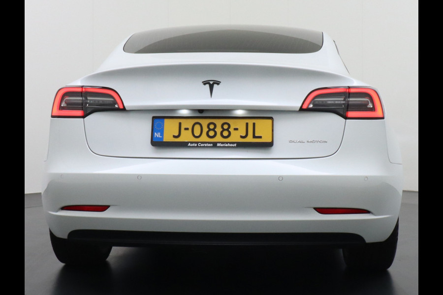 Tesla Model 3 Long Range AWD 75kWh Soh 89% Lmv 19" Navi Ecc Leder Panoramadak Adaptive Cruise Control Autopilot Elek.Stoelen+Verwarmd+Memory Premium Audio 4WD Privacy Glas Fabrieksgarantie op Accu en motor tot 24-08-2028 1e Eigenaar Origineel Nederlandse Auto