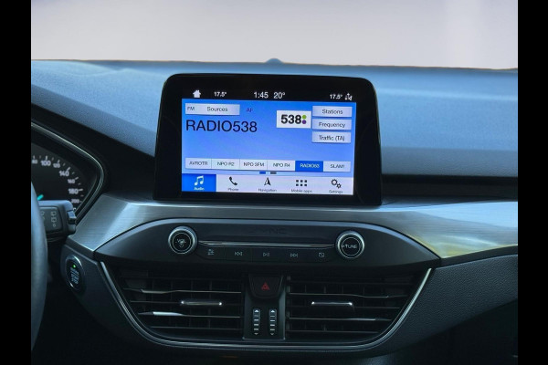 Ford FOCUS Wagon 1.0 EcoBoost 125 pk Titanium Business, achteruitrijcamera, trekhaak, stoel-stuurverwarming, nl auto met nap