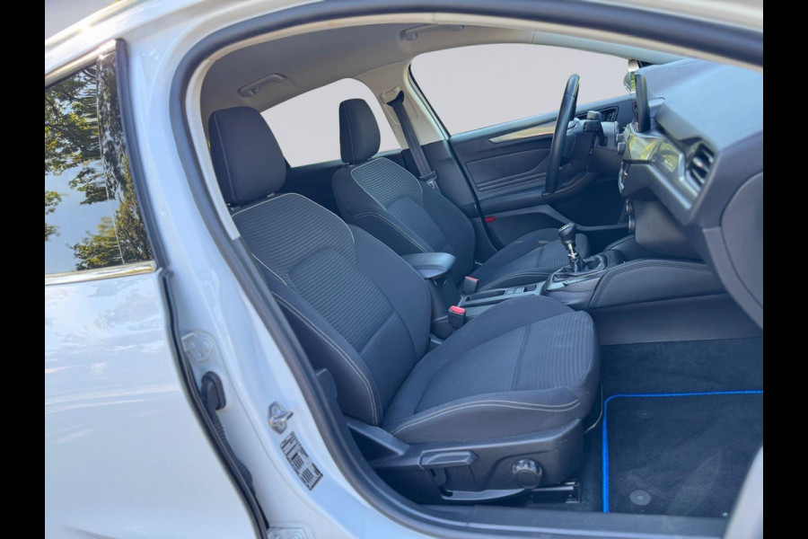 Ford FOCUS Wagon 1.0 EcoBoost 125 pk Titanium Business, achteruitrijcamera, trekhaak, stoel-stuurverwarming, nl auto met nap