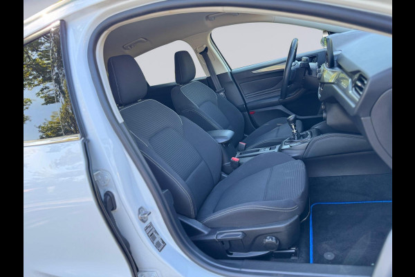 Ford FOCUS Wagon 1.0 EcoBoost 125 pk Titanium Business, achteruitrijcamera, trekhaak, stoel-stuurverwarming, nl auto met nap