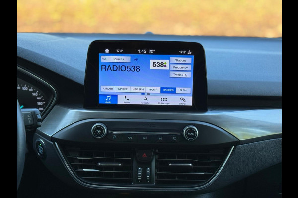 Ford FOCUS Wagon 1.0 EcoBoost 125 pk Titanium Business, achteruitrijcamera, trekhaak, stoel-stuurverwarming, nl auto met nap