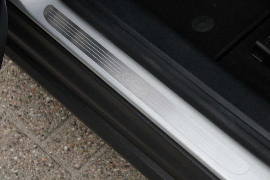 Ford FOCUS Wagon 1.0 EcoBoost Titanium Business 125pk | Winterpack | Full LED | Adaptieve Cruise | B&O Play | Achteruitrijcamera | Design Pack