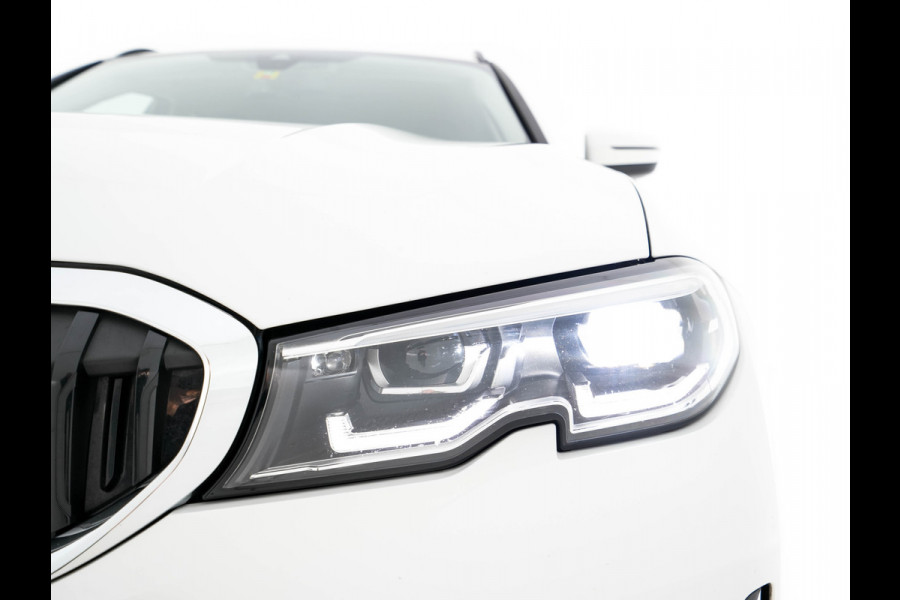 BMW 3 Serie Touring 330e (INCL-BTW) *LUXURY-LEATHER | NAVI-FULLMAP |  DIGI-COCKPIT | FULL-LED | DAB | ECC | PDC | ADAPTIVE-CRUISE | HEATED-SPORSEATS | KEYLESS | PRIVACY-GLASS | KEYLESS | CARPLAY | TOWBAR | 17"ALU*