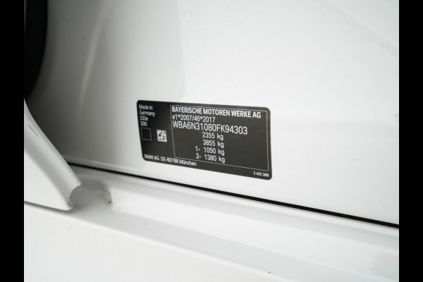 BMW 3 Serie Touring 330e (INCL-BTW) *LUXURY-LEATHER | NAVI-FULLMAP |  DIGI-COCKPIT | FULL-LED | DAB | ECC | PDC | ADAPTIVE-CRUISE | HEATED-SPORSEATS | KEYLESS | PRIVACY-GLASS | KEYLESS | CARPLAY | TOWBAR | 17"ALU*