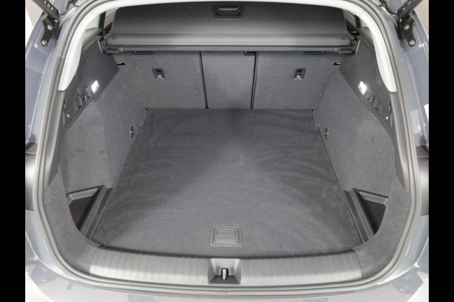 Audi Q6 e-tron Advanced edition e-tron perf 225kW/306pk 100Kwh Ha Tech Plus pakket, sportstoelen met leder, bumpers in kleur carrosserie, omgevingscamera's Audi Q6 e-tron Advanced edition e-tron perf 225kW/306pk 100Kwh Ha Tech Plus pakket, sportstoelen met leder, bumpers in kleur carrosserie, omgevingscamera's