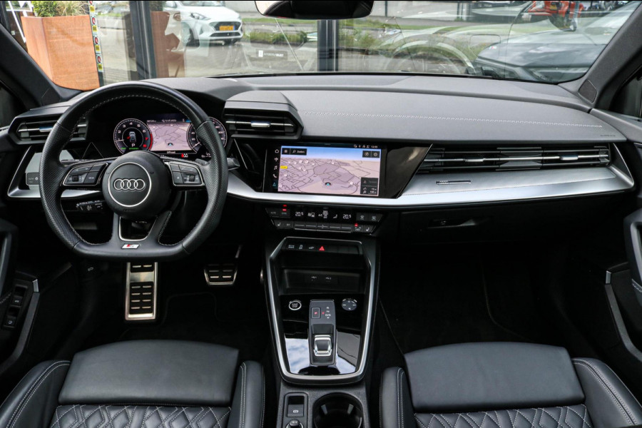 Audi A3 Sportback 45 TFSI e RS STOELEN - PANO - B&O - SFEER - CAMERA Audi A3 Sportback 45 TFSI e RS STOELEN - PANO - B&O - SFEER - CAMERA