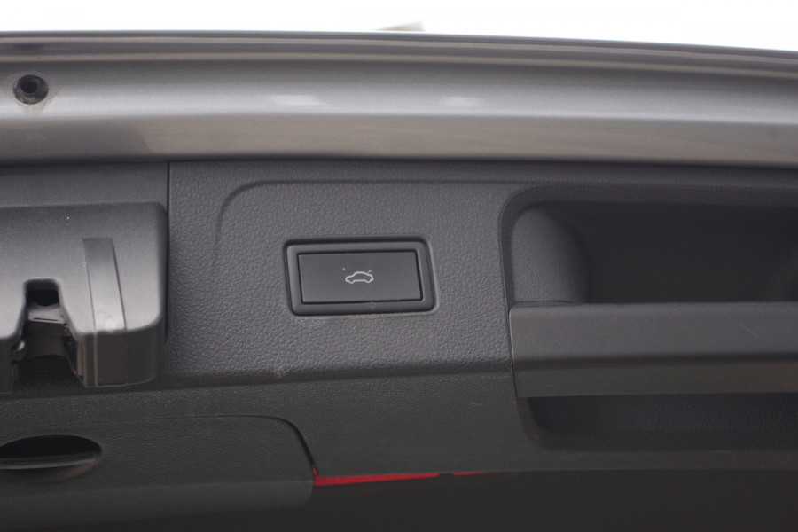 Volkswagen Passat Variant 1.4 TSI GTE Business 218 PK PHEV, Trekhaak, Carplay, LED verlichting