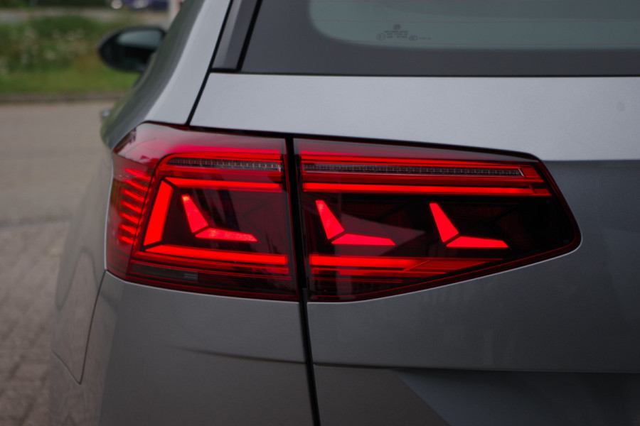 Volkswagen Passat Variant 1.4 TSI GTE Business 218 PK PHEV, Trekhaak, Carplay, LED verlichting