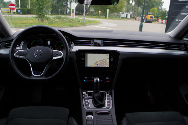 Volkswagen Passat Variant 1.4 TSI GTE Business 218 PK PHEV, Trekhaak, Carplay, LED verlichting
