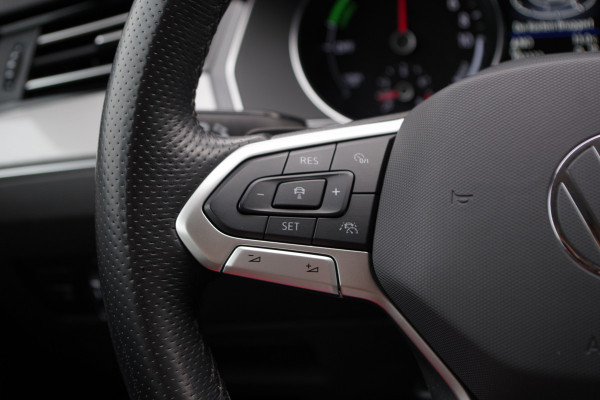 Volkswagen Passat Variant 1.4 TSI GTE Business 218 PK PHEV, Trekhaak, Carplay, LED verlichting