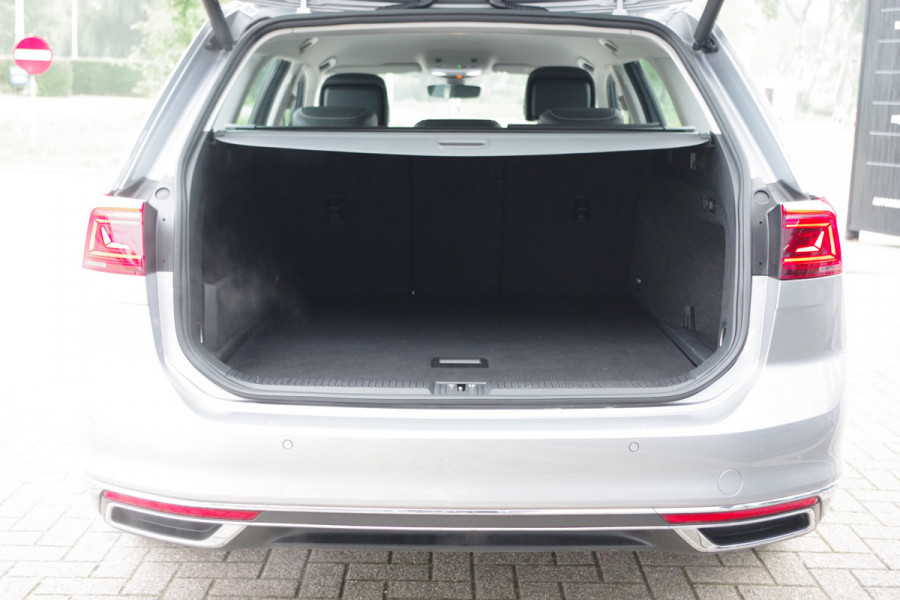 Volkswagen Passat Variant 1.4 TSI GTE Business 218 PK PHEV, Trekhaak, Carplay, LED verlichting