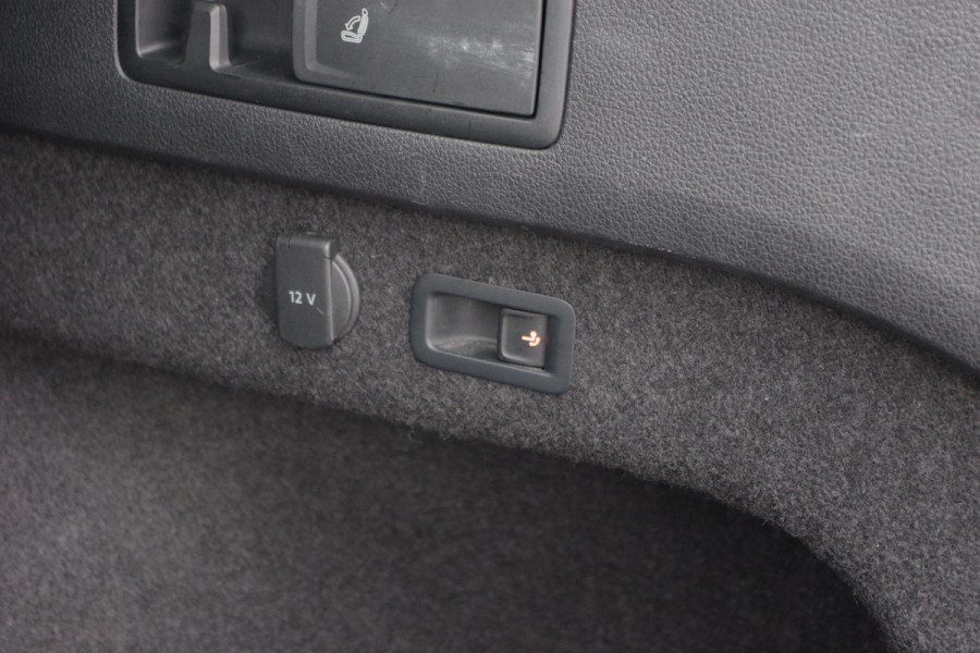 Volkswagen Passat Variant 1.4 TSI GTE Business 218 PK PHEV, Trekhaak, Carplay, LED verlichting